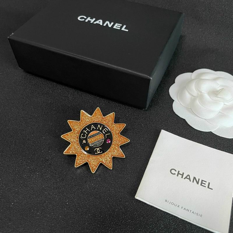 Chanel Brooch 04yxs373